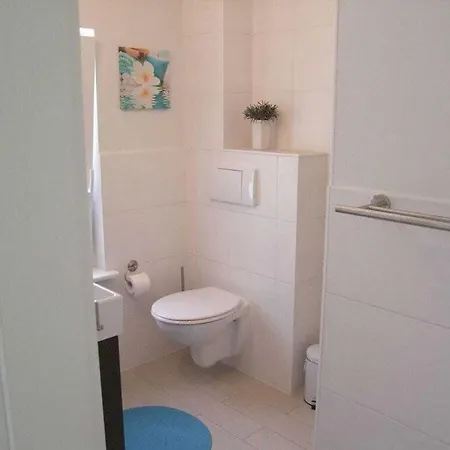 At Langhagensee Comfortable Nyaraló *